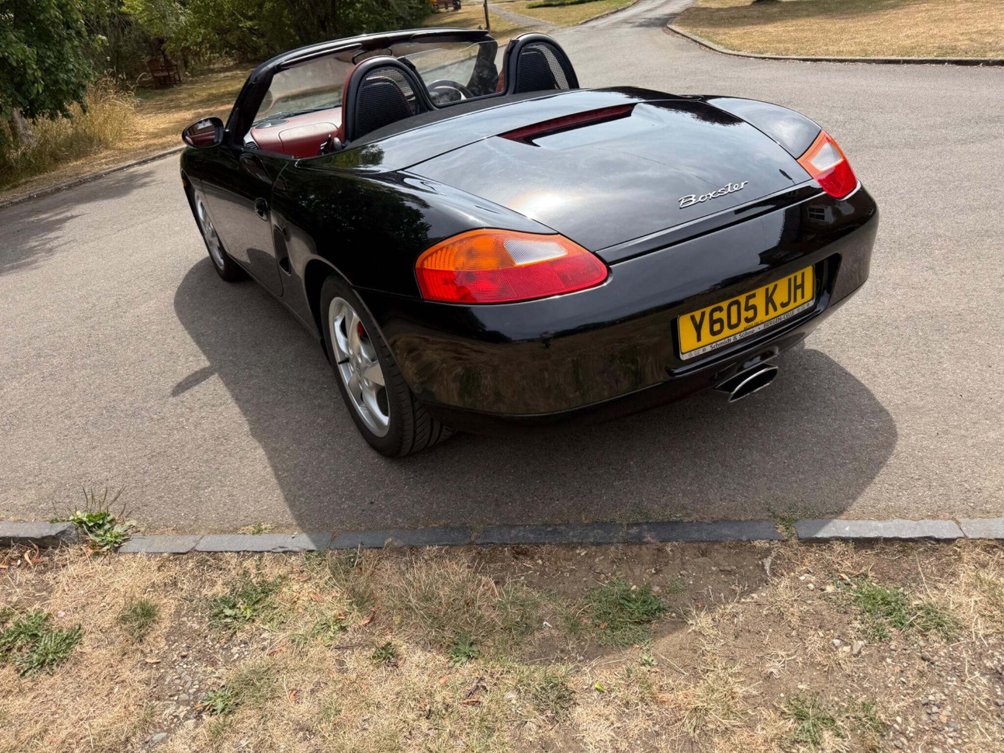 Porsche Boxster 2.7 986 2dr — photo 57 of 86